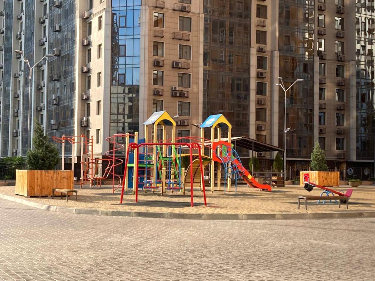 Arcadia Spacious Apartments Одесса Экстерьер фото
