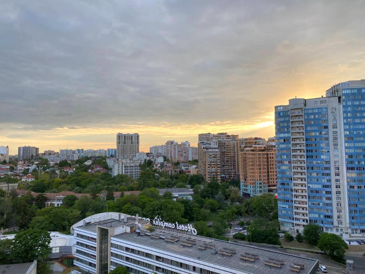Arcadia Spacious Apartments Одесса Экстерьер фото